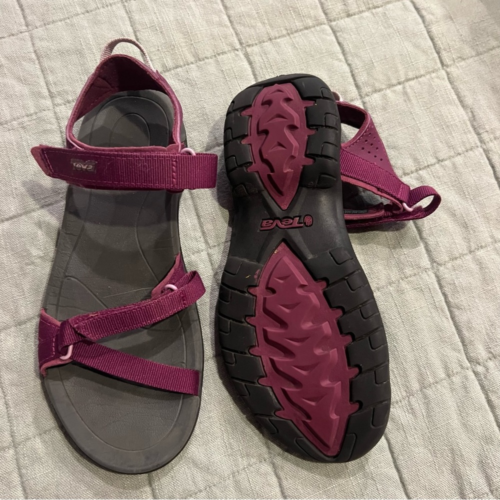 Purple tevas